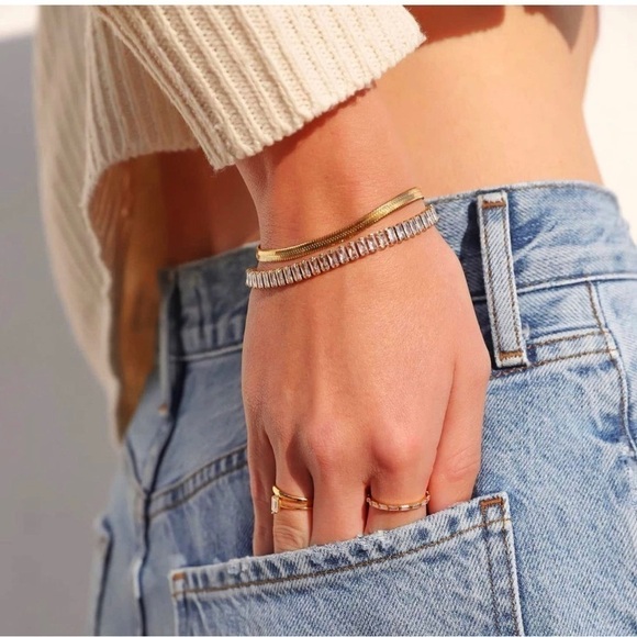 GOLD 18k Gold Plated CZ Tennis Bracelet - Picture 3 of 3